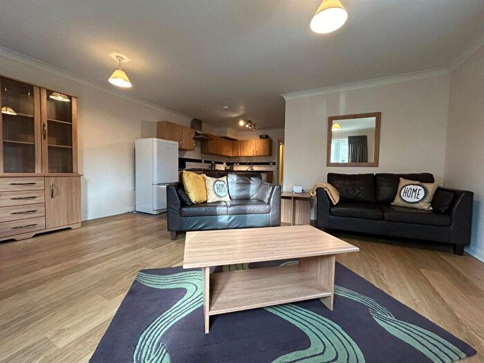 2 Bedroom Flat To Rent In Flat, Abbeyfields, Peterborough, PE2