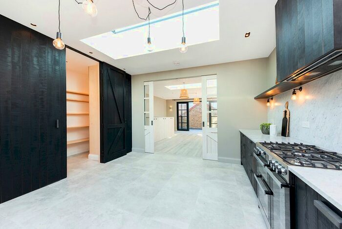 2 Bedroom Property To Rent In Worple Road Mews, London, SW19