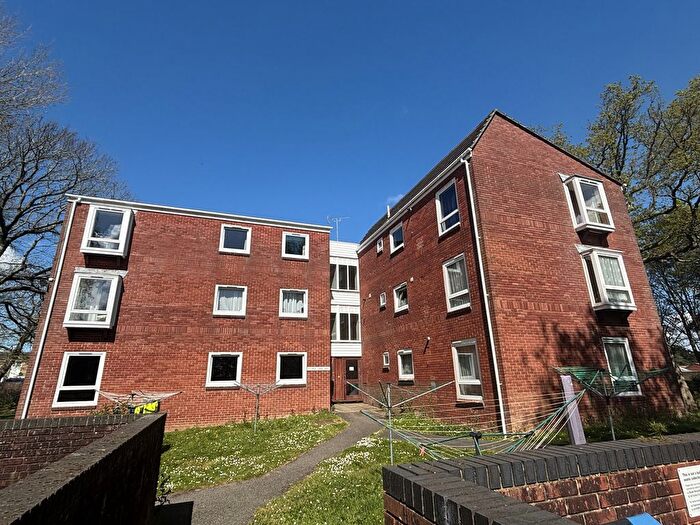 2 Bedroom Flat For Sale In Hasler Road, Canford Heath, Poole, BH17