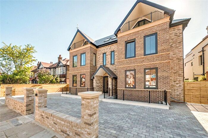 3 Bedroom Flat To Rent In Creswick Road, London, W3