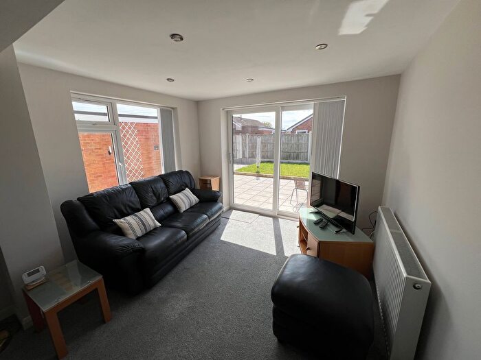 2 Bedroom Detached Bungalow For Sale In Woodpecker Drive, Weston-Super-Mare, BS22