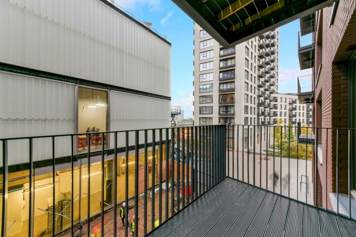 1 Bedroom Flat For Sale In Lyell Street, Canning Town, London, E14
