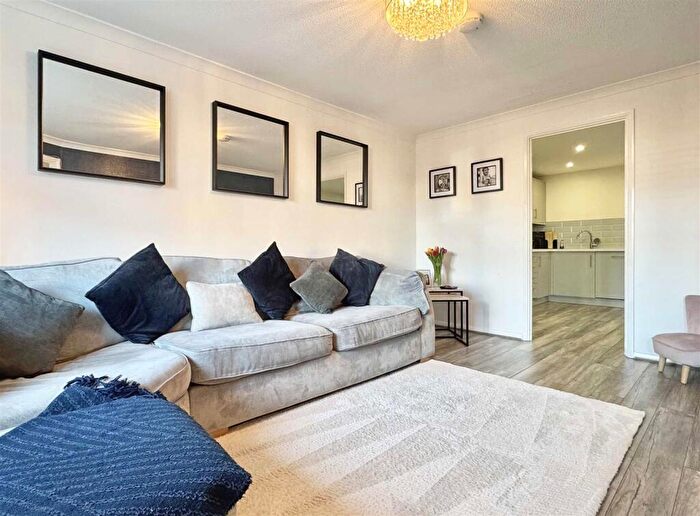 3 Bedroom End Of Terrace House For Sale In Dunoon Close, Braintree, CM7