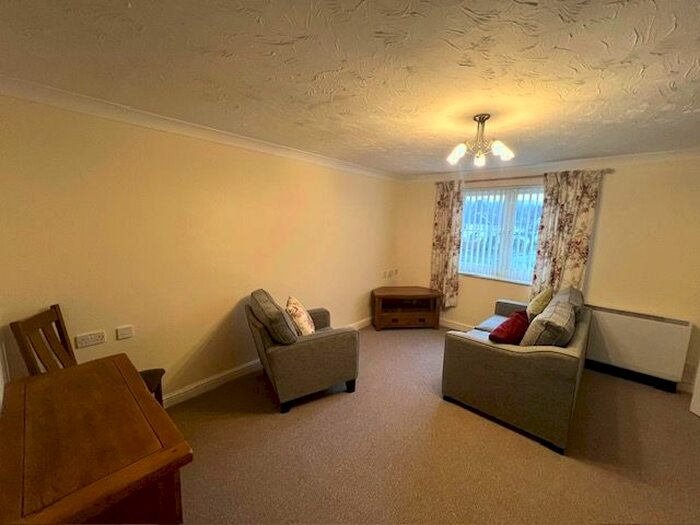 1 Bedroom Flat To Rent In St. Fagans Road, Fairwater, Cardiff, CF5