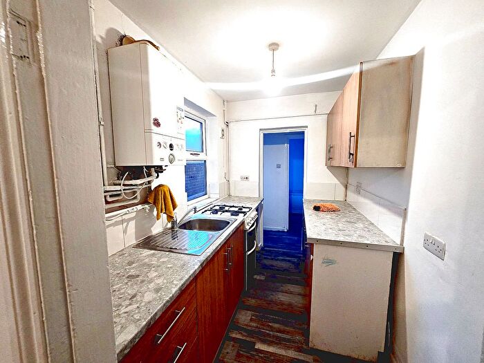 3 Bedroom Terraced House To Rent In Clifton Road, Leicester, LE2