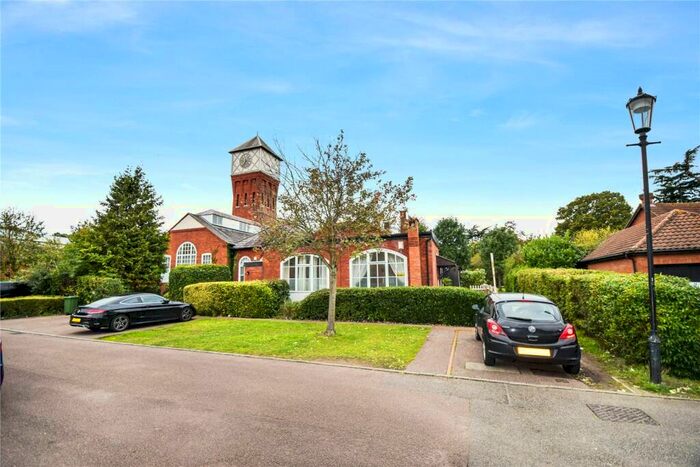 3 Bedroom End Of Terrace House To Rent In Rowanwood Avenue, Sidcup, Kent, DA15