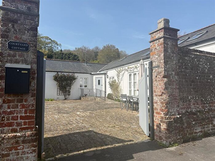 4 Bedroom Bungalow For Sale In St. Andrews Road, Bridport, DT6