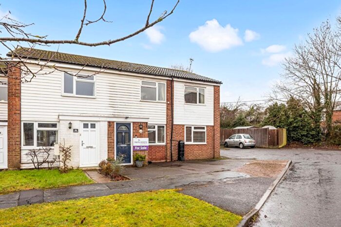 4 Bedroom End Of Terrace House For Sale In Finians Field, Barns Green, RH13