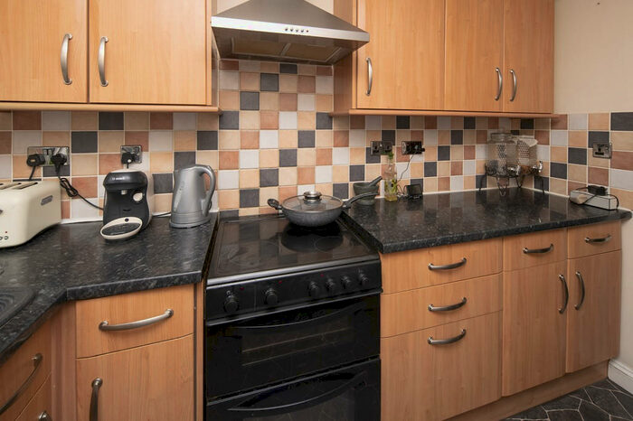 2 Bedroom Flat To Rent In Rose Green Close, Bristol, BS5