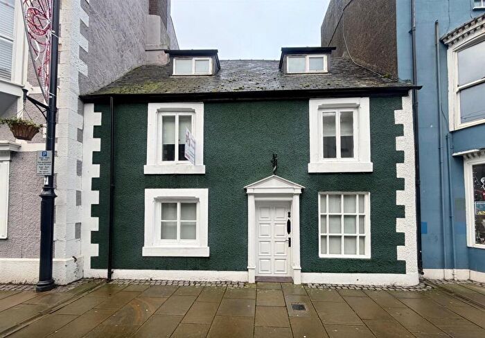 4 Bedroom Character Property For Sale In The Gatehouse, Castle Street, Beaumaris, LL58
