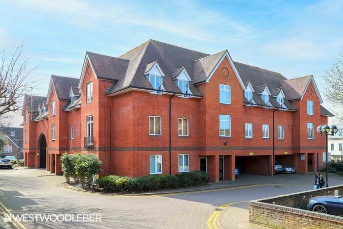 2 Bedroom Apartment To Rent In Bluecoat Court, Hertford, SG14