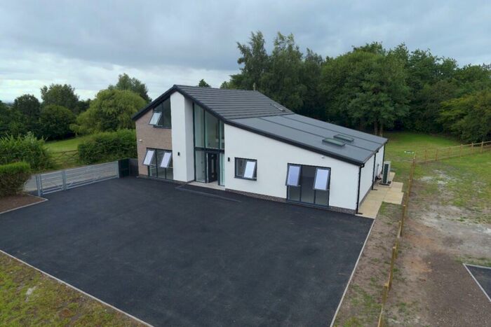 4 Bedroom Detached House For Sale In Laburnham House, Chadderton Heights, Healds Green, Chadderton, OL1