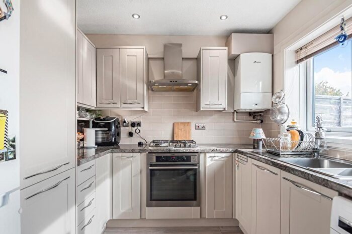 4 Bedroom Terraced House To Rent In Slough, SL1