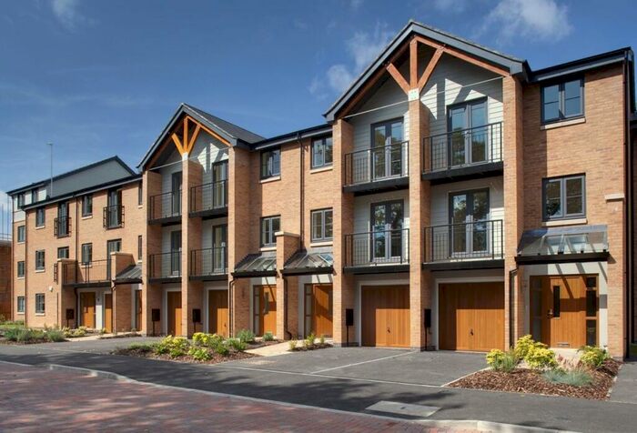 4 Bedroom Town House To Rent In Wakefield Close, Wilford Place, NG11