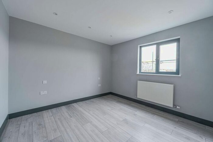1 Bedroom Flat To Rent In Silkstream Parade, Edgware, HA8