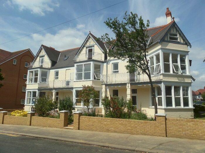 1 Bedroom Flat To Rent In Grosvenor Road, Westcliff-On-Sea, SS0