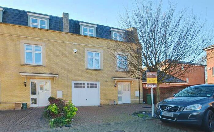 4 Bedroom Semi-Detached House To Rent In Summer Gardens, Ickenham, UB10