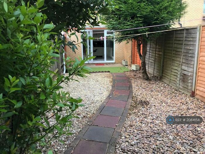 5 Bedroom Terraced House To Rent In Cranesbill Place, Milton Keynes, MK14