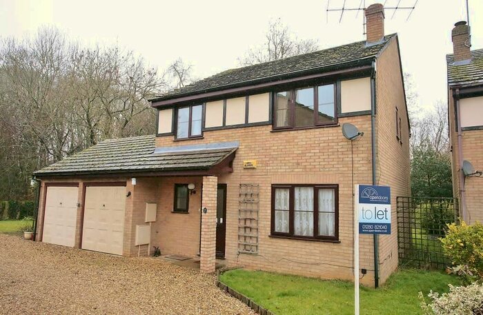 4 Bedroom Detached House To Rent In Fleet Close, Buckingham, MK18