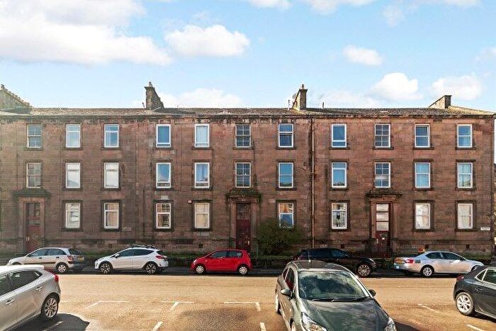 2 Bedroom Flat To Rent In Brisbane Street, Greenock, PA16