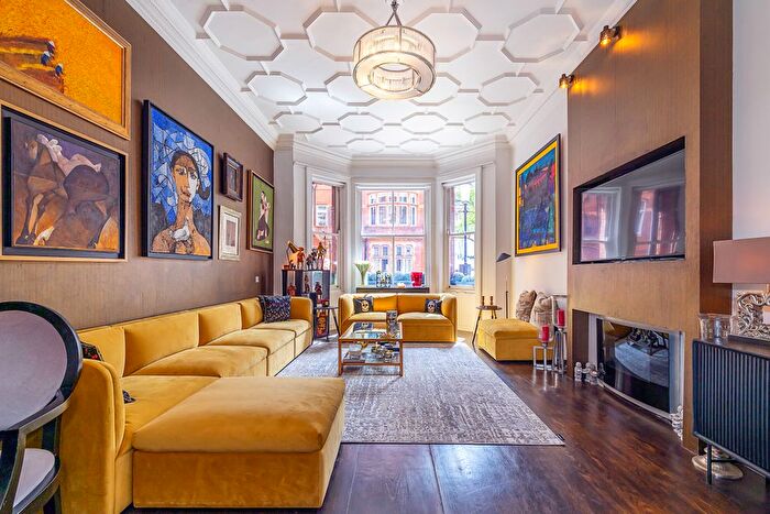 3 Bedroom Flat For Sale In Draycott Place, London, SW3