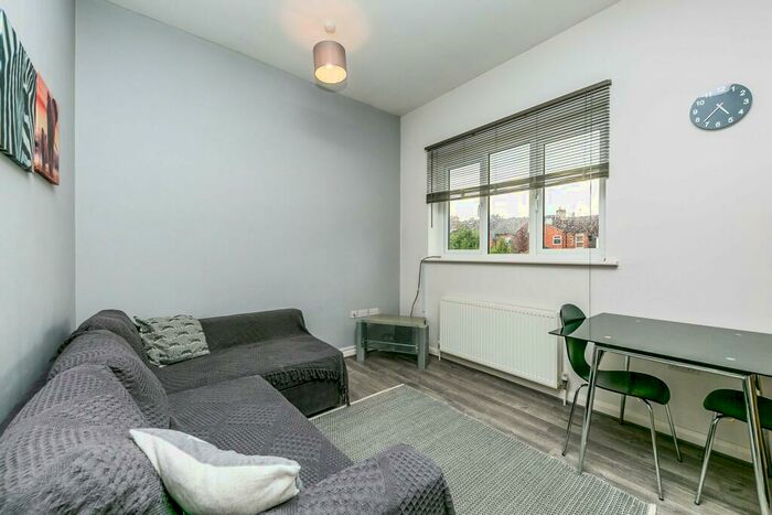 2 Bedroom Apartment To Rent In Town Centre, Guildford, GU2