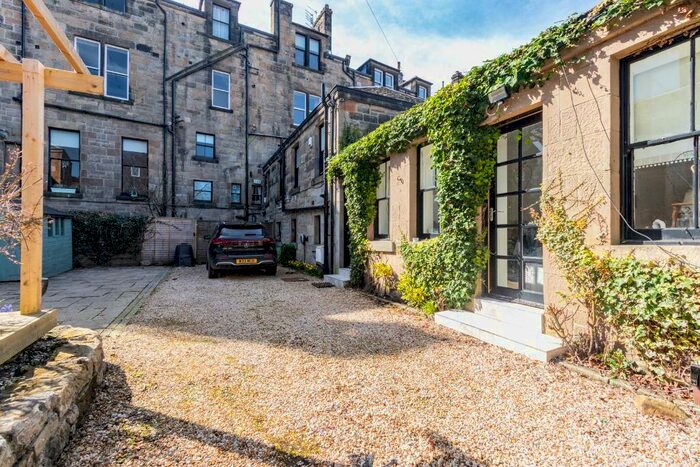 2 Bedroom Mews To Rent In Lancaster Crescent Lane, Kelvinside, Glasgow, G12