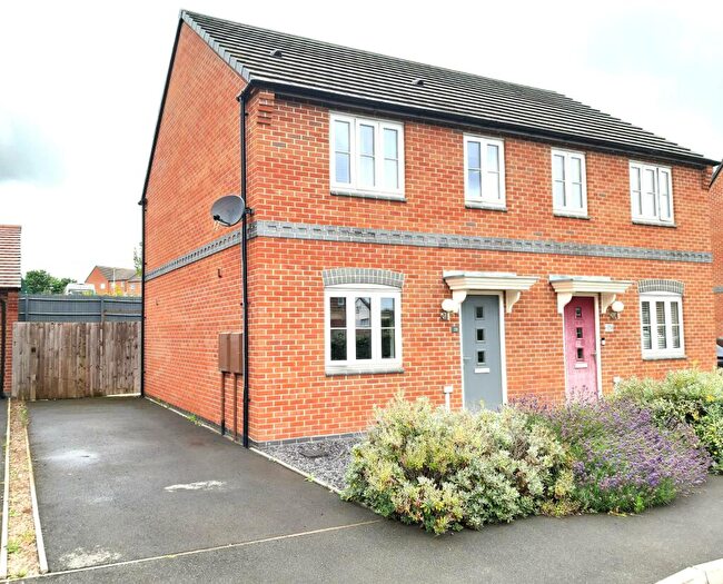 3 Bedroom Semi-Detached House To Rent In Meadow Way, Tamworth, B79