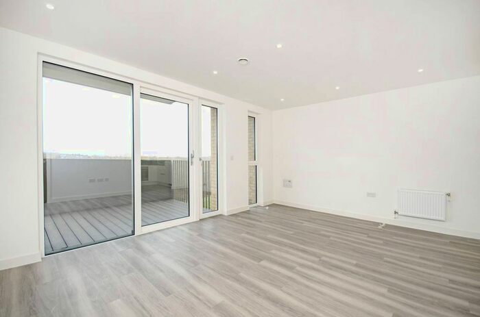 1 Bedroom Flat To Rent In Moorhen Drive, Hendon, London, NW9