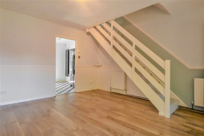 2 Bedroom Semi-Detached House For Sale In Flemming Avenue, Chalgrove, OX44
