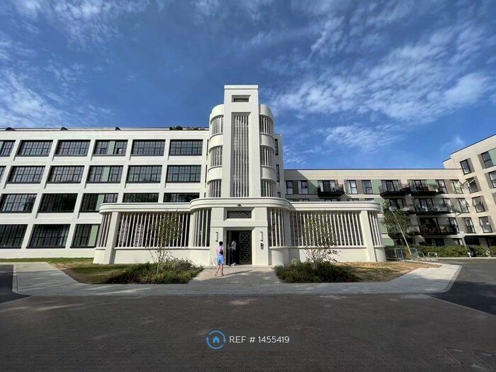 1 Bedroom Flat To Rent In Truscon House, Hayes, UB3