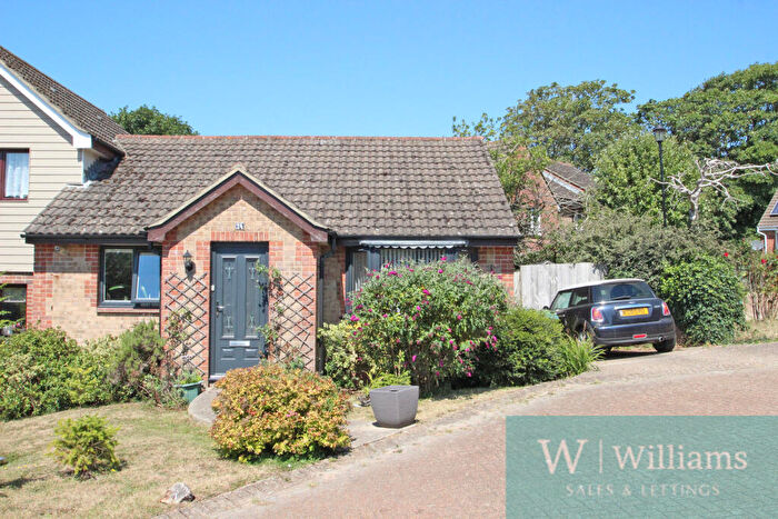 2 Bedroom Bungalow For Sale In Chestnut Close, Ventnor, Isle Of Wight, PO38