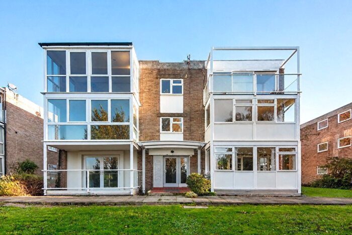 2 Bedroom Flat For Sale In Averil Grove, London, SW16