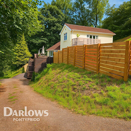 4 Bedroom Detached House For Sale In Tavern Y Coed, Pontypridd, CF38