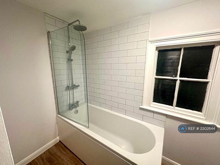 1 Bedroom Flat To Rent In High Street, Eton, Windsor, SL4