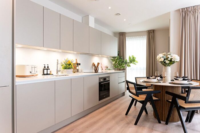 2 Bedroom Flat For Sale In , Capital Interchange Way, Brentford, TW8