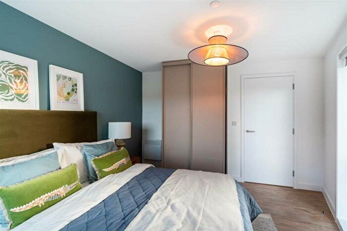 2 Bedroom Flat To Rent In Altitude At Phoenix, Saxton Lane, Leeds, West Yorkshire, LS9