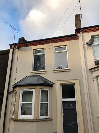 1 Bedroom Flat To Rent In Edinburgh Road, Kingsthorpe, Northampton, NN2