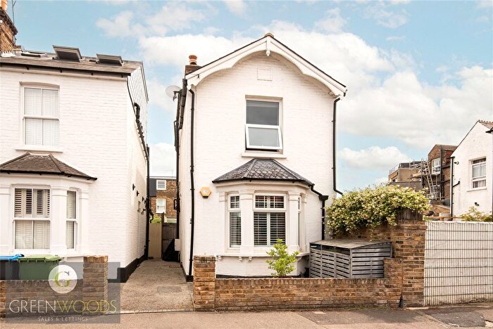 4 Bedroom Detached House For Sale In Windsor Road, Kingson Upon Thames, KT2