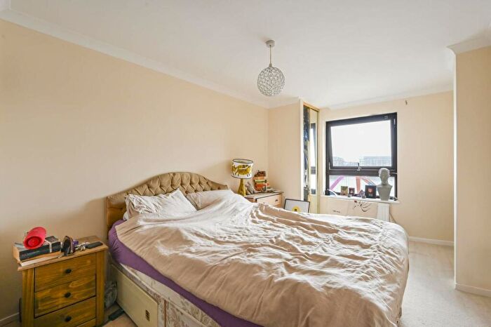 2 Bedroom Flat For Sale In Freetrade Wharf, Wapping, London, E1W