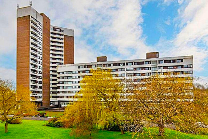 3 Bedroom Apartment For Sale In Montagu Court, Newcastle Upon Tyne, NE3