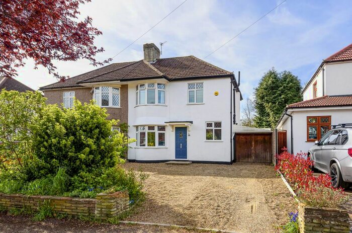 3 Bedroom Semi-Detached House To Rent In Kingsway, West Wickham, BR4