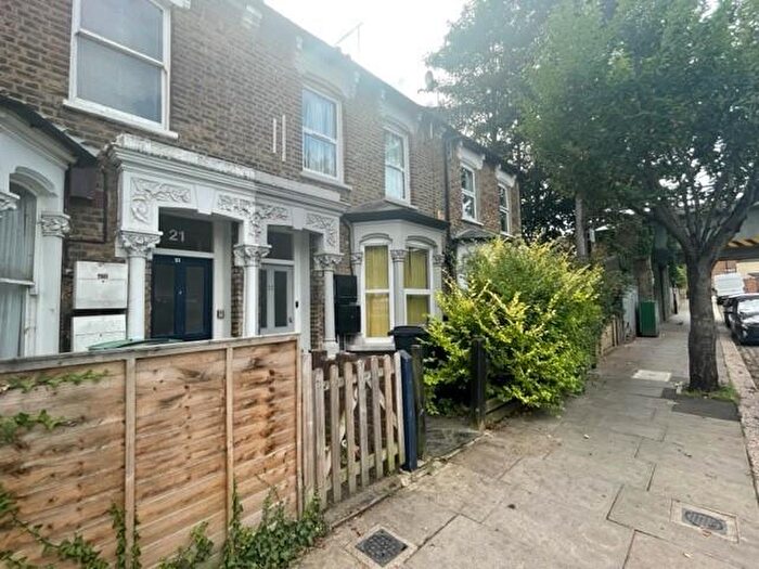 1 Bedroom Flat To Rent In Pembury Road, Tottenham, N17