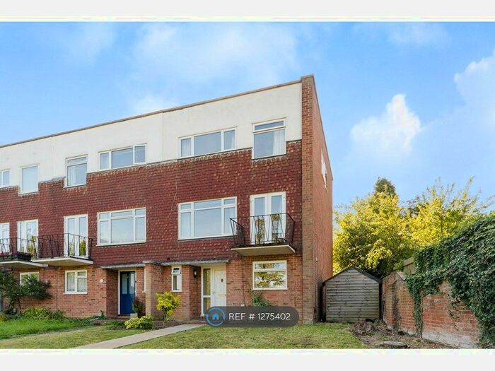 6 Bedroom End Of Terrace House To Rent In Lindfield Gardens, Guildford GU1