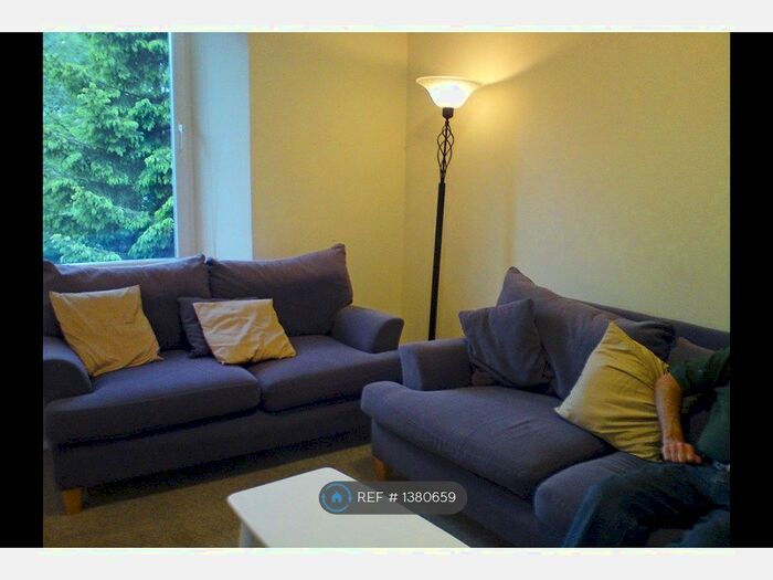 2 Bedroom Flat To Rent In Bruce Street, Stirling, FK8