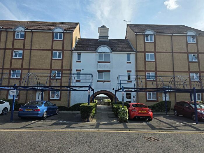 1 Bedroom Flat To Rent In Astley, Grays, RM17
