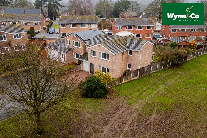 5 Bedroom Detached House For Sale In Holly Bank, Ackworth, Pontefract, WF7