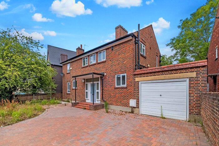 5 Bedroom Property To Rent In Albert Road, London, SE25