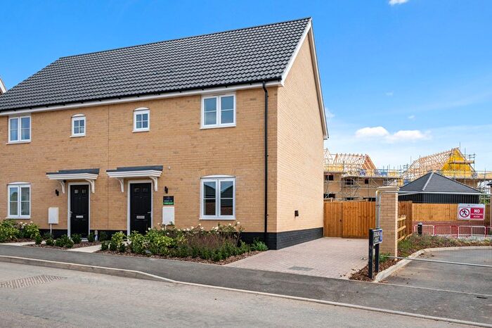 3 Bedroom Semi-Detached House For Sale In Loddon Rise, Beccles Road, Loddon, Norwich, NR14