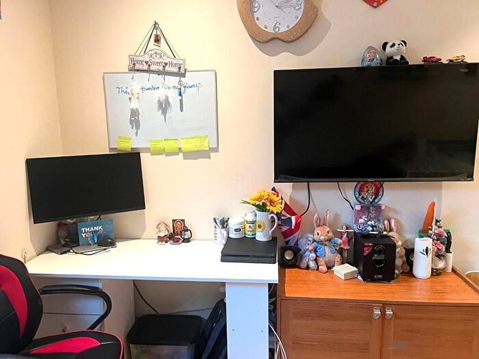 1 Bedroom Flat To Rent In Hatfield Road, London, E15